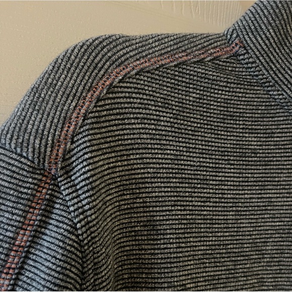 Robert Graham 1/4 zip • Mens Medium - Picture 2 of 9